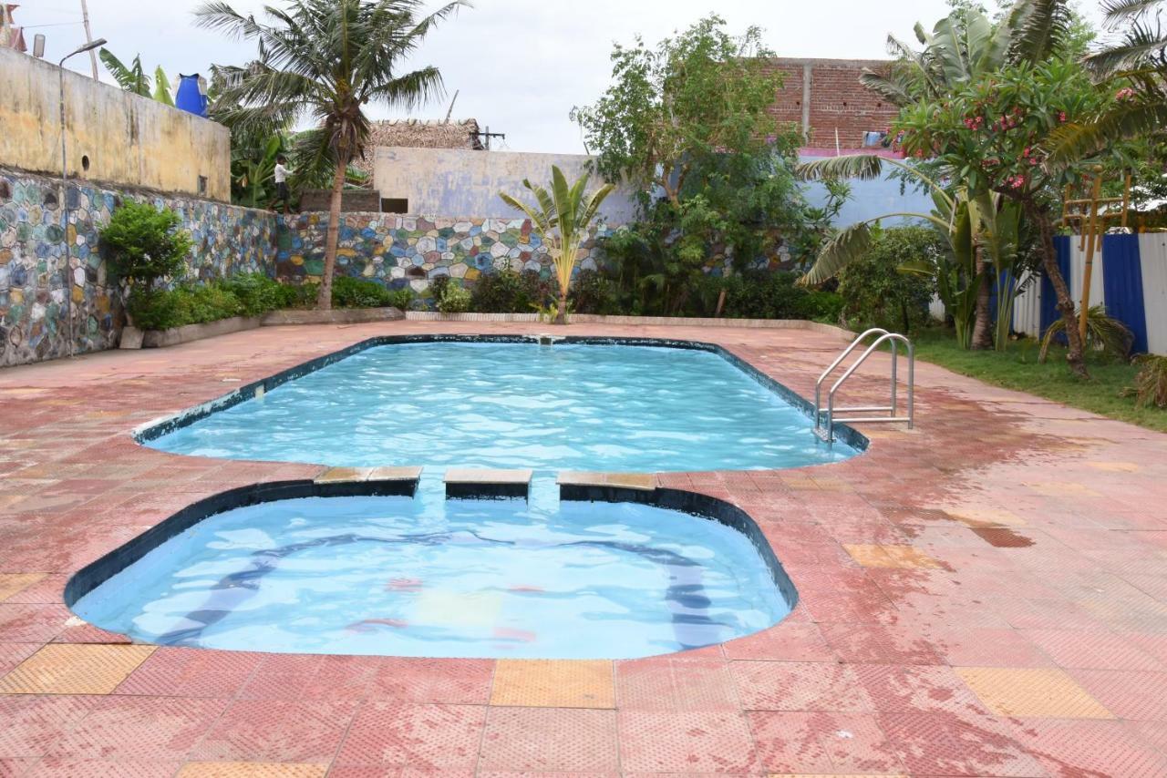 Park Beach Resort Madras Buitenkant foto