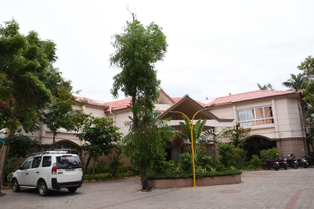 Park Beach Resort Madras Buitenkant foto