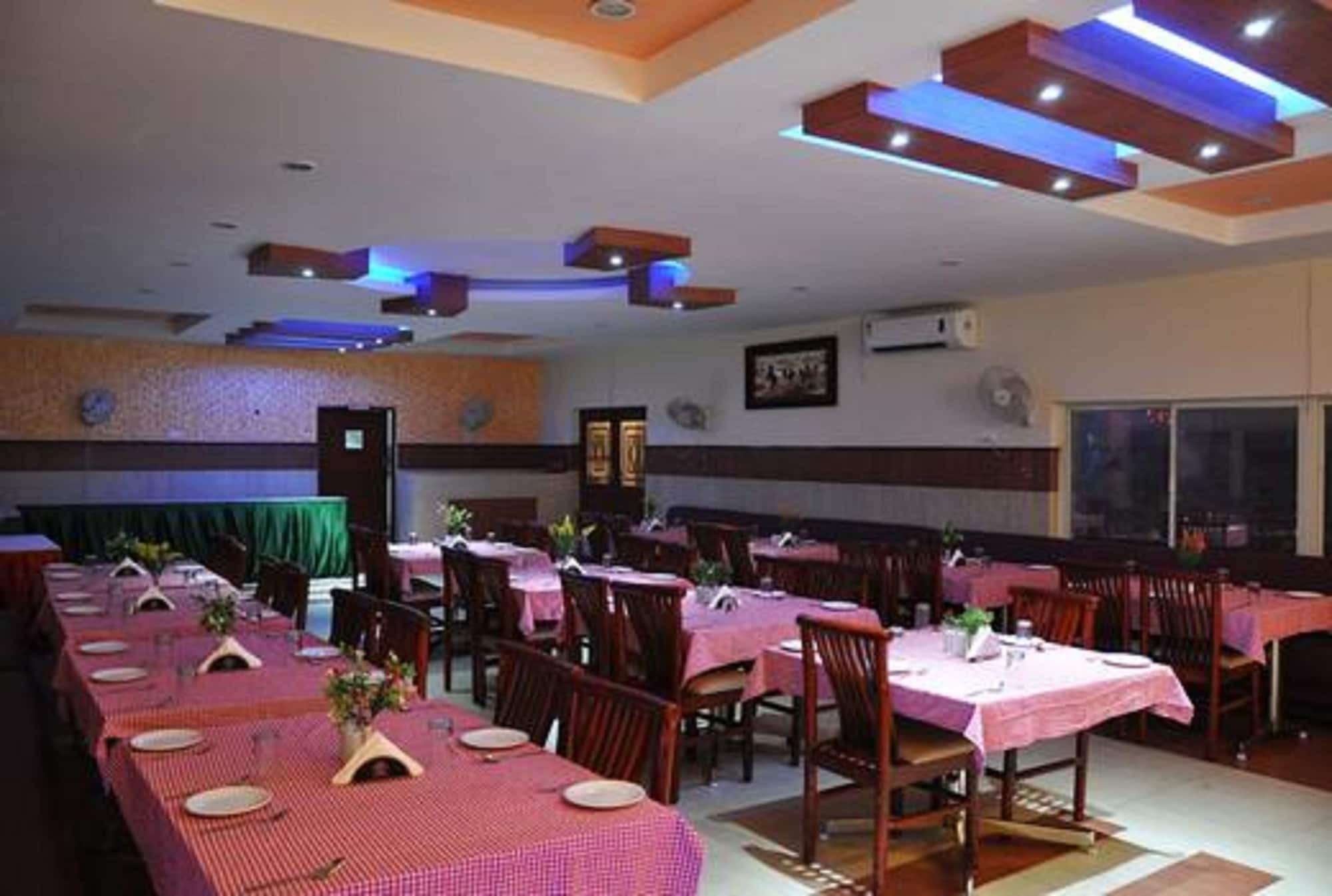 Park Beach Resort Madras Buitenkant foto