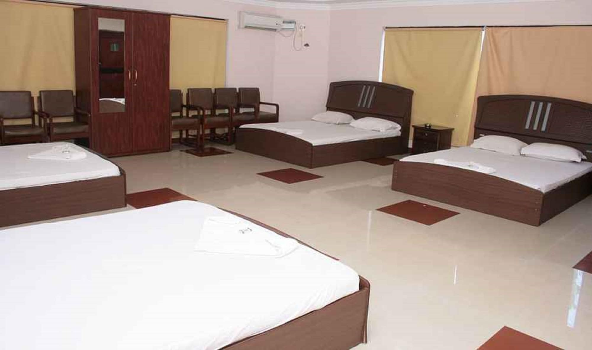 Park Beach Resort Madras Buitenkant foto